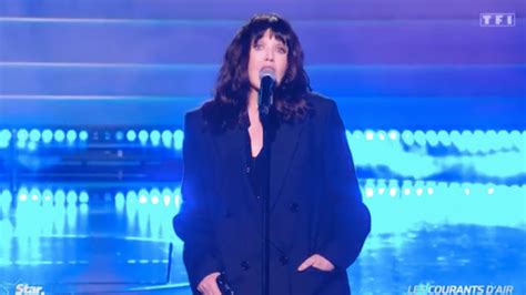 Isabelle Adjani: Die unglaubliche Chanson Performance auf dem Pariser Operndach!